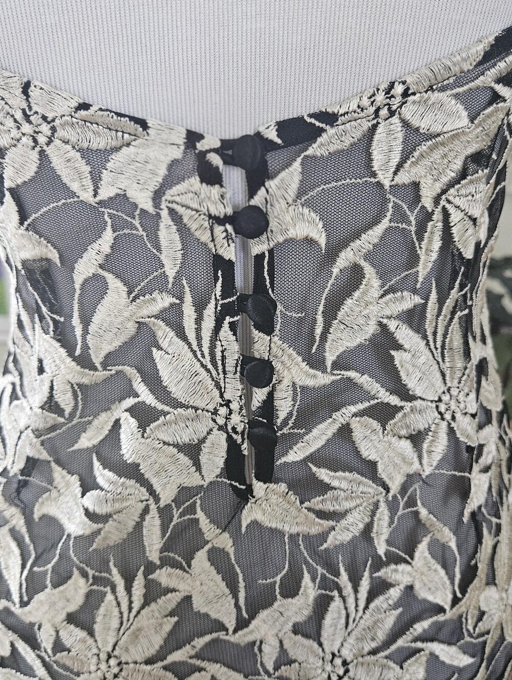 Vintage Victoria's Secret Peekaboo Embroidered Chemise - Picture 5 of 8